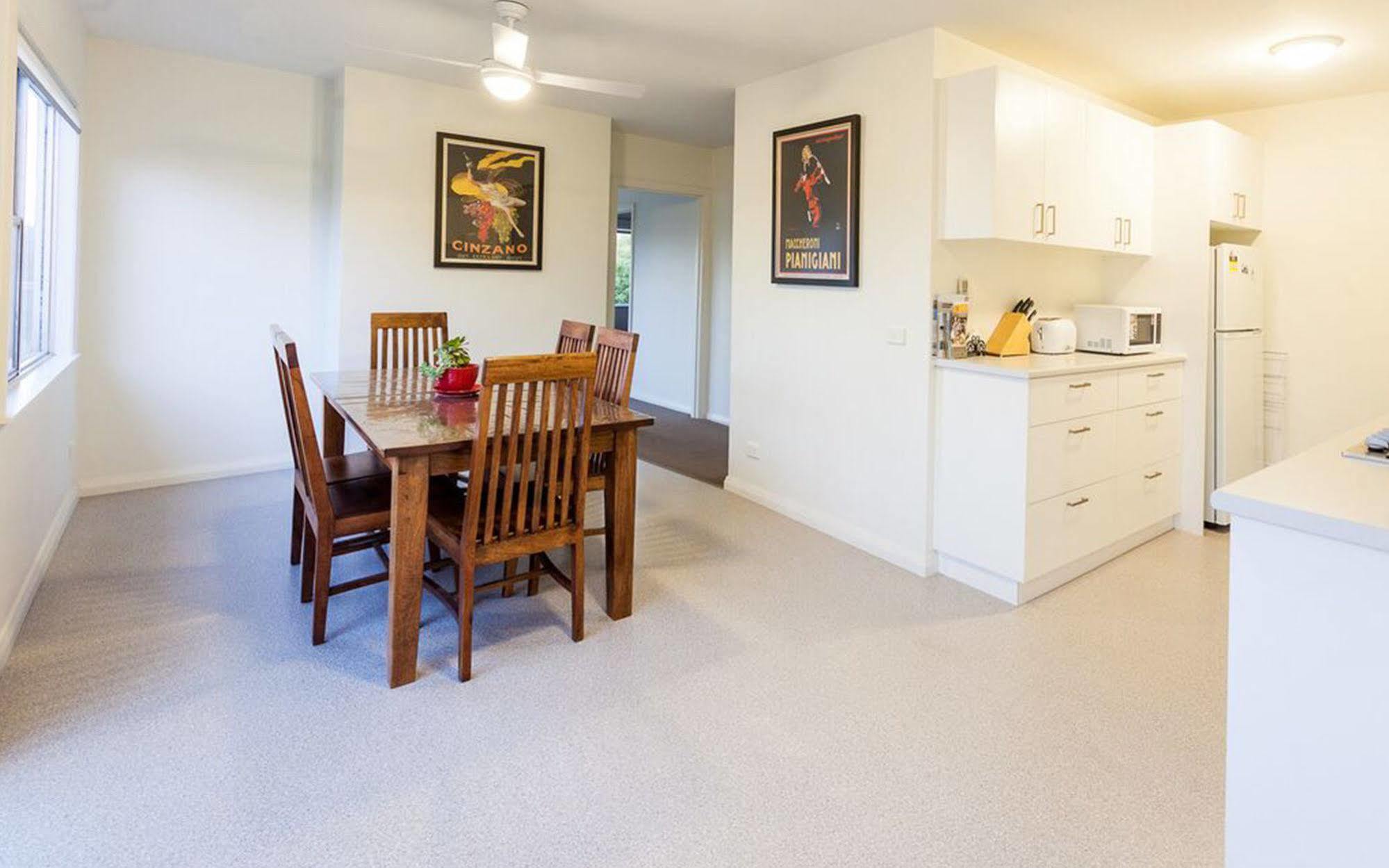 Point Lonsdale Holiday Apartments (Adults Only) Queenscliff Bagian luar foto