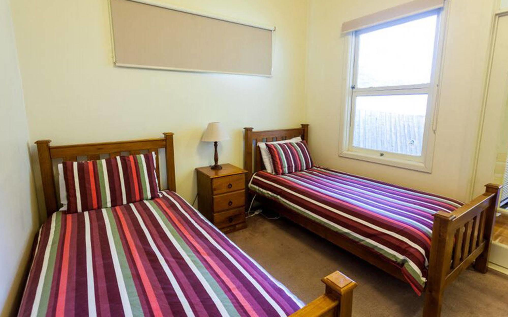 Point Lonsdale Holiday Apartments (Adults Only) Queenscliff Bagian luar foto