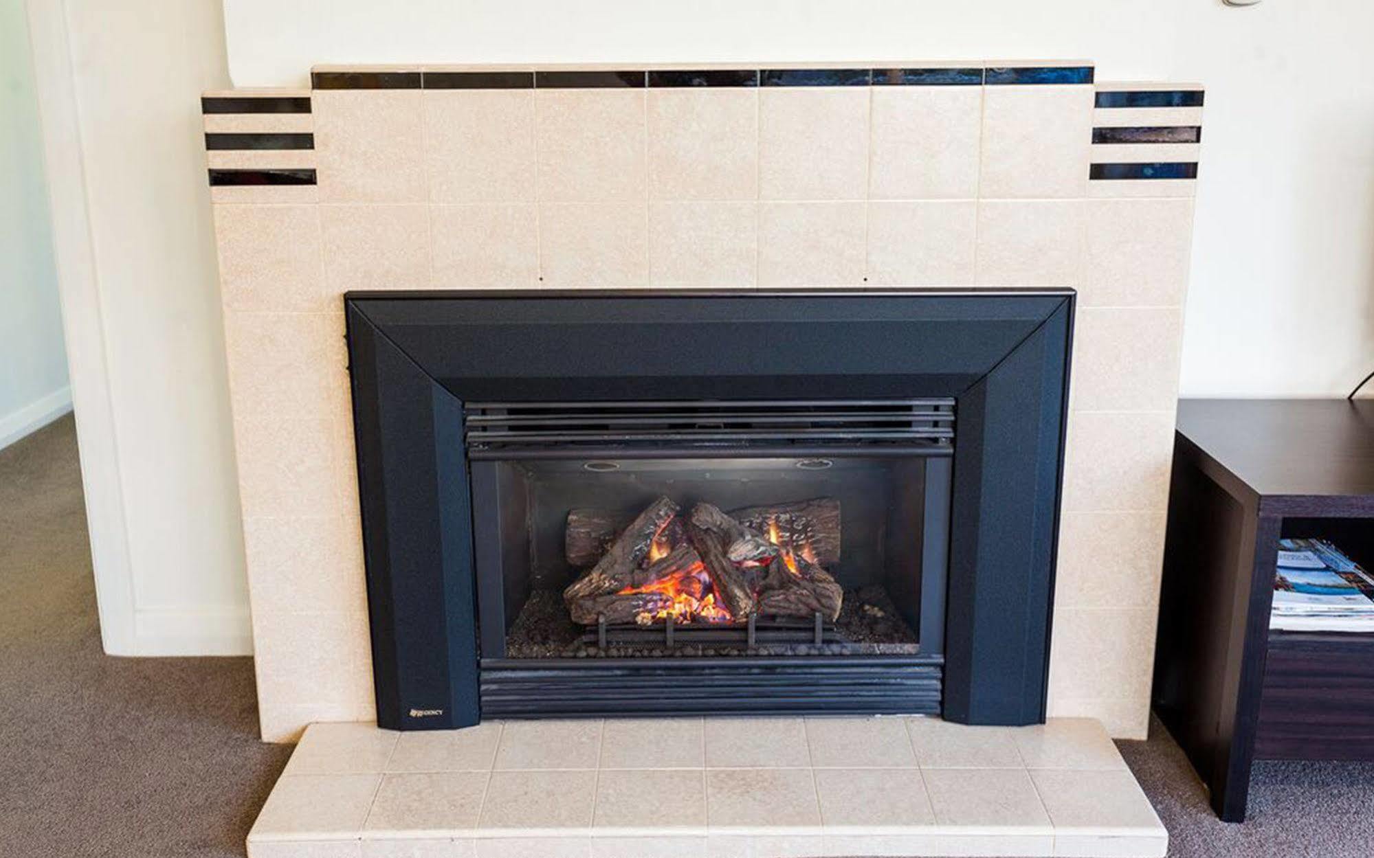 Point Lonsdale Holiday Apartments (Adults Only) Queenscliff Bagian luar foto