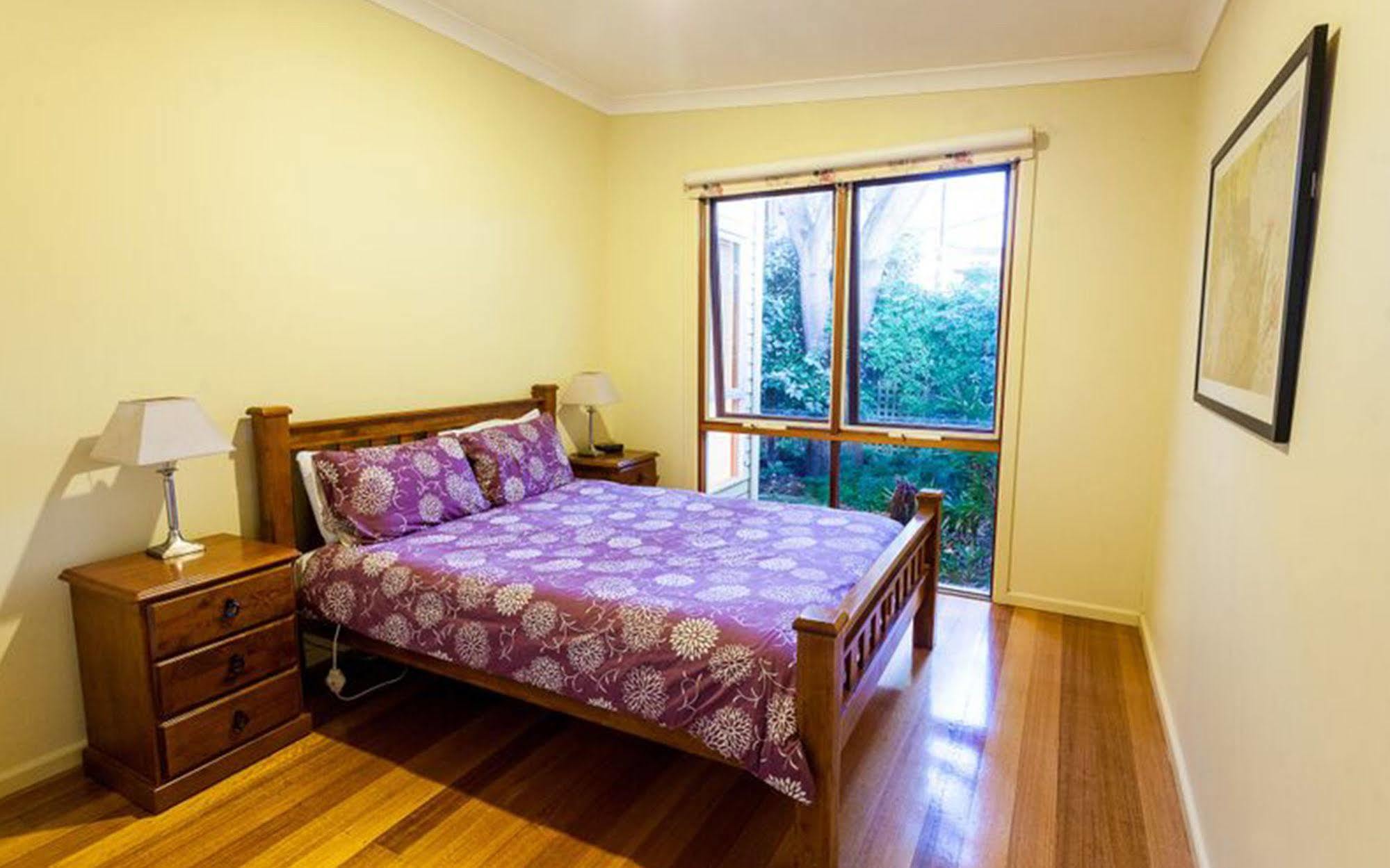 Point Lonsdale Holiday Apartments (Adults Only) Queenscliff Bagian luar foto