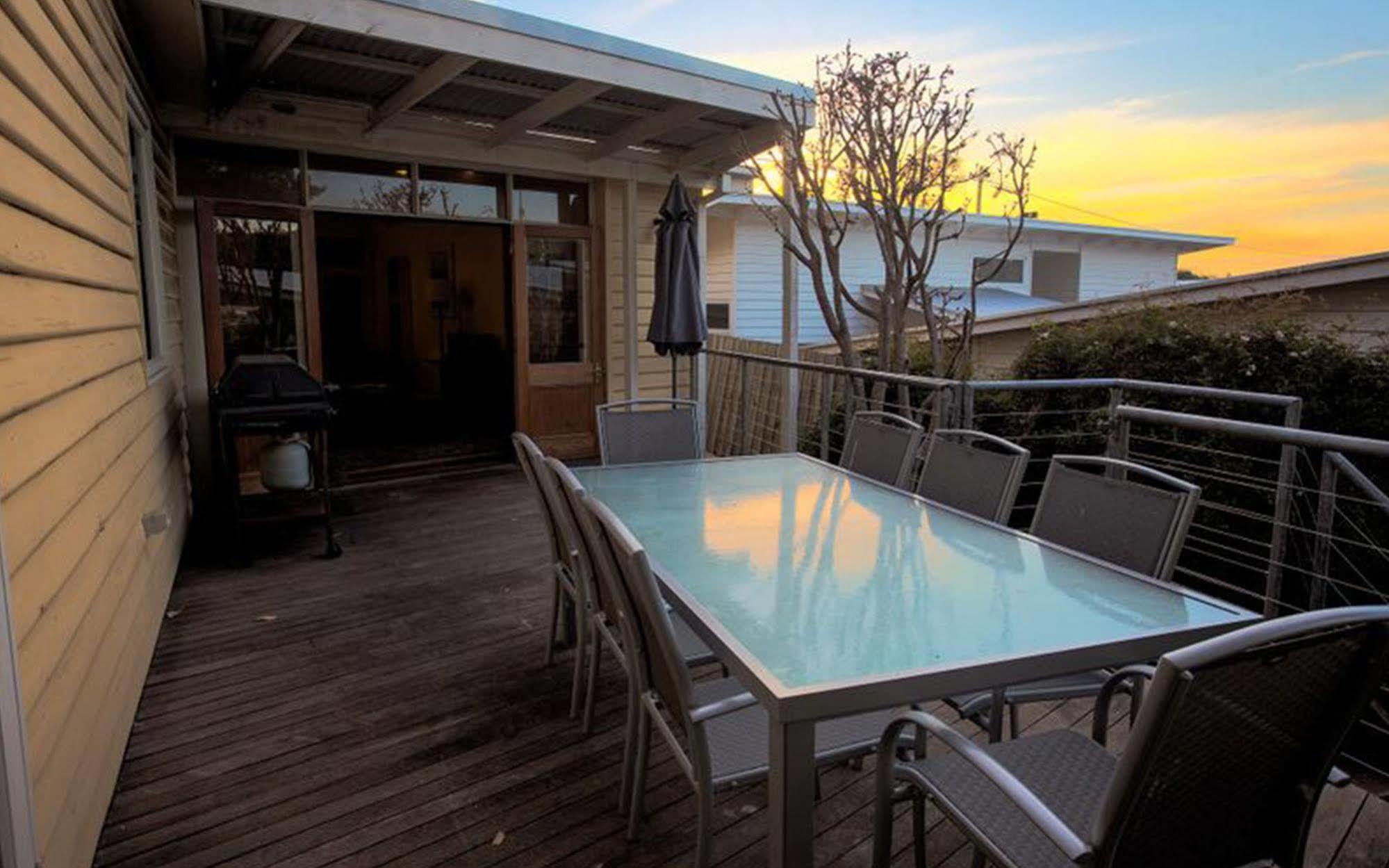Point Lonsdale Holiday Apartments (Adults Only) Queenscliff Bagian luar foto