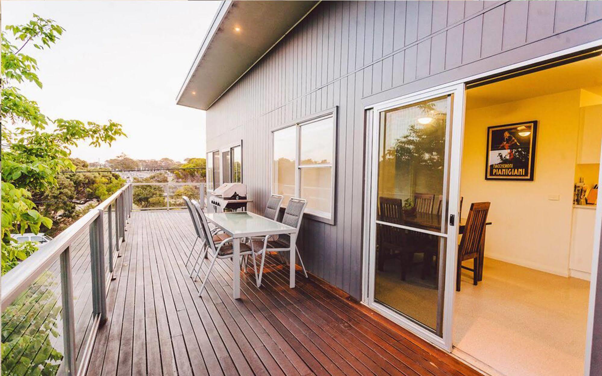 Point Lonsdale Holiday Apartments (Adults Only) Queenscliff Bagian luar foto