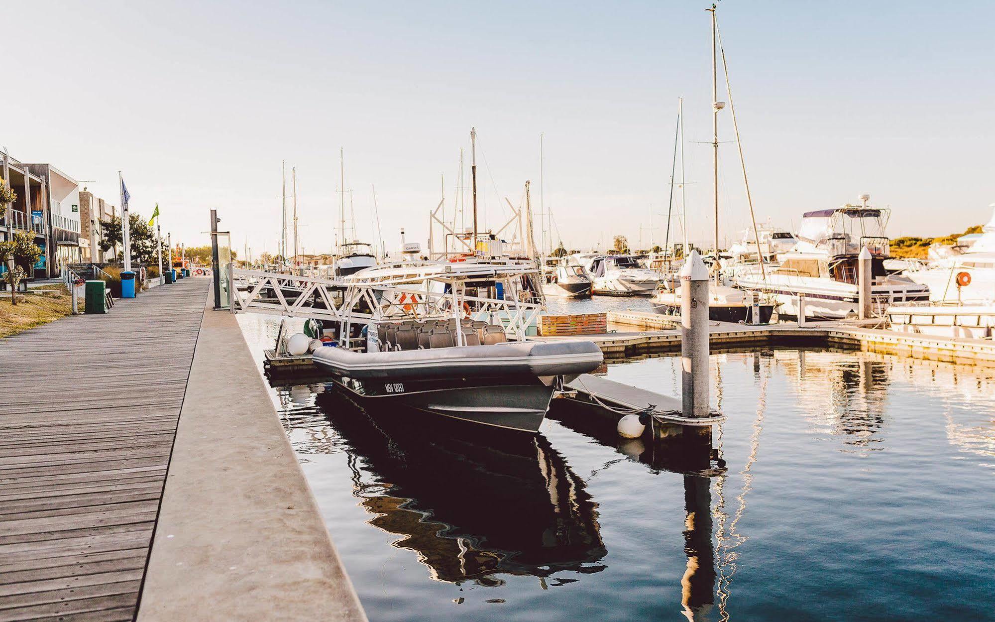 Point Lonsdale Holiday Apartments (Adults Only) Queenscliff Bagian luar foto
