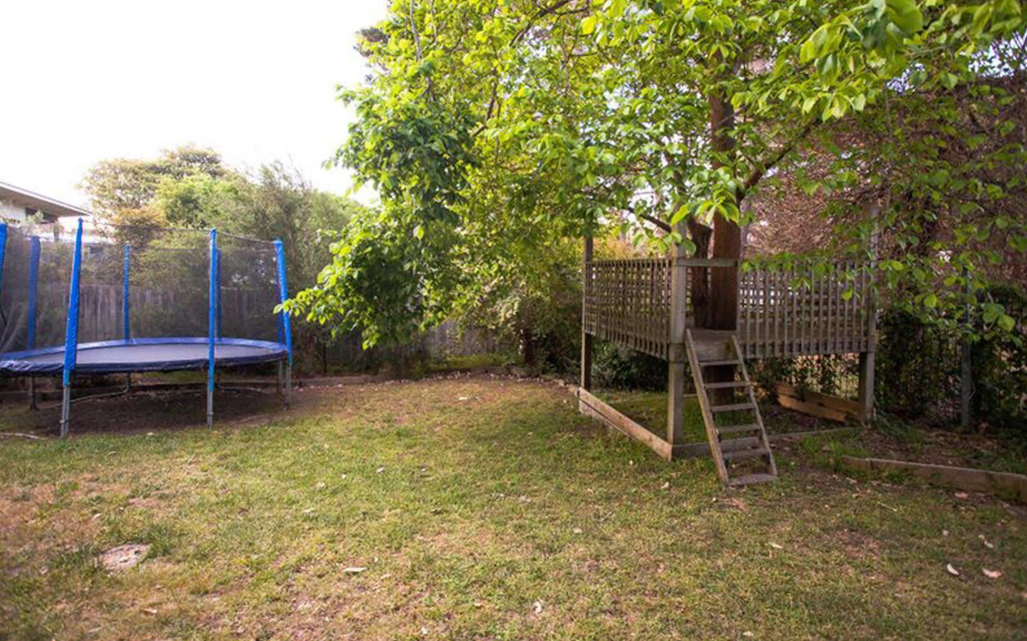 Point Lonsdale Holiday Apartments (Adults Only) Queenscliff Bagian luar foto
